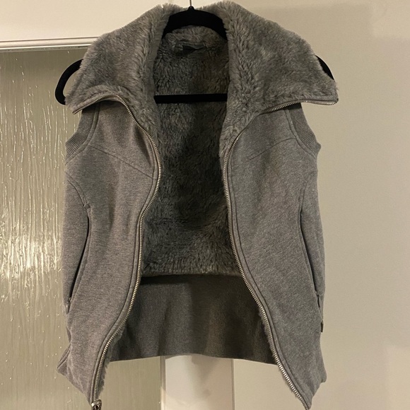 Armani Exchange Reversible Sweater Vest, Faux Fur Grey Knit, Size XS - Picture 7 of 10